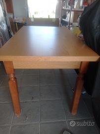 tavolo da cucina con 4 sedie