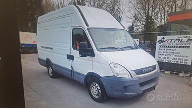 IVECO DAILY 35S18 FURGONE