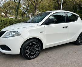 Lancia Ypsilon 1.2 Elefantino Blu 2020 Block Shift