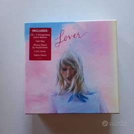 TAYLOR SWIFT LOVER BOX