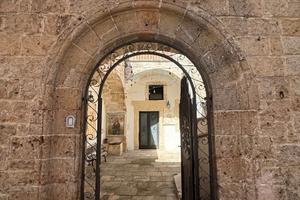 Appartamento al primo piano allo stato rustico