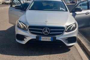 MERCEDES e220 AMG line PREMIUM 