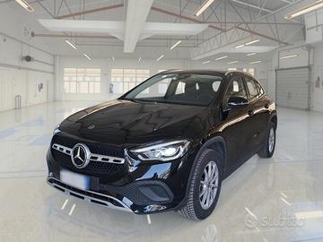 MERCEDES-BENZ GLA 180 AUTOMATIC BUSINESS EXTRA CRO