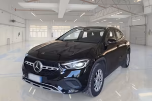 MERCEDES-BENZ GLA 180 AUTOMATIC BUSINESS EXTRA CRO