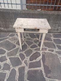 tavolo vintage in legno 