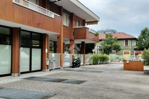 NEGOZIO A SETTIMO MILANESE