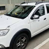 Vedo sandero stepway gpl di casa