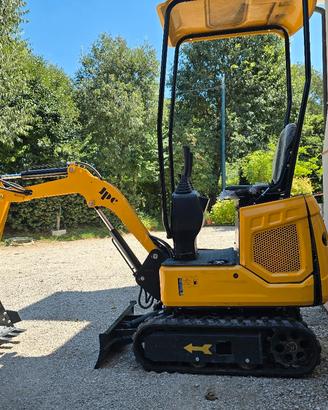 MINI ESCAVATORE