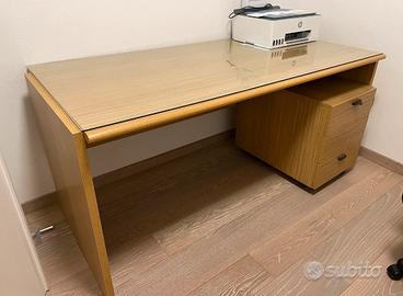 Scrivania ufficio