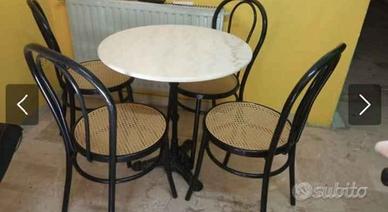 Tavolo da giardino in marmo con sedie