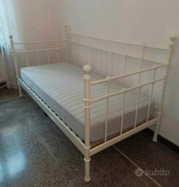 Letto singolo in ferro Ikea