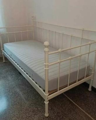 Letto singolo in ferro Ikea
