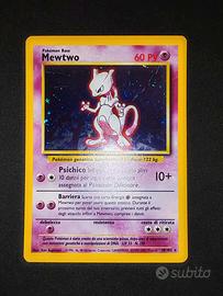 carta pokemon Mewtwo 