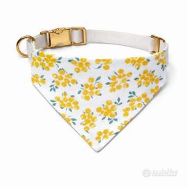 Bandana per cani floreale fatta a mano