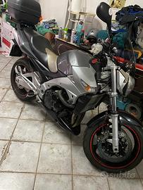 Suzuki gsr 600