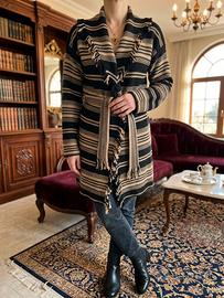 Cappotto in lana a righe. Nuovo.