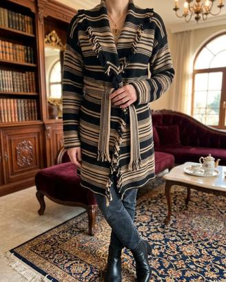 Cappotto in lana a righe. Nuovo.