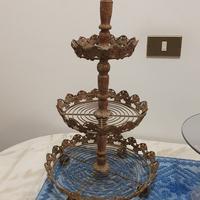 Alzatina a tre ripiani in ferro