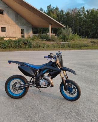 Hm CRM derapage 50 (stage6 86 big racing)