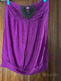 Top fucsia con applicazione gioiello