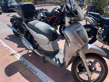 Aprilia scarabeo 200