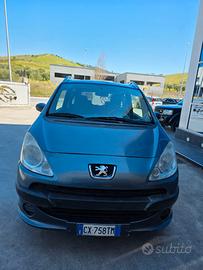Peugeot 1007 1.4 HDi Sporty