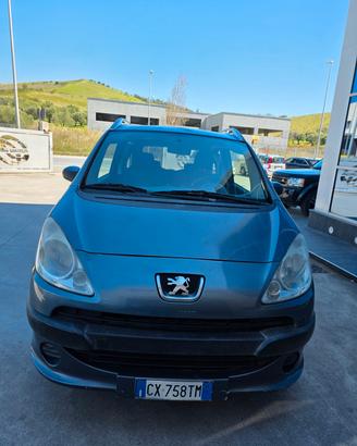 Peugeot 1007 1.4 HDi Sporty