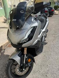 Honda ADV solo 2000 Km