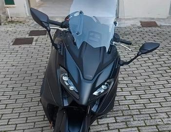 TMAX 560 con 7400 km anno 2022