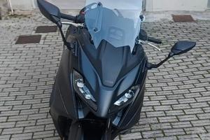 TMAX 560 con 7400 km anno 2022