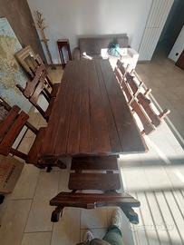 tavolo in legno di noce massello