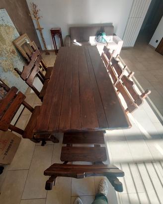 tavolo in legno di noce massello