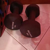 Coppia manubri 5 kg ciascuno in neoprene – 10 kg t