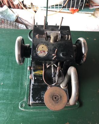 Macchina da cucire rimoldi