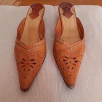 Sandali in cuoio punta lunga