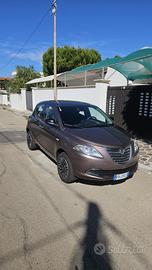 Utilitaria Lancia Ypsilon 2016  1000 hybrid