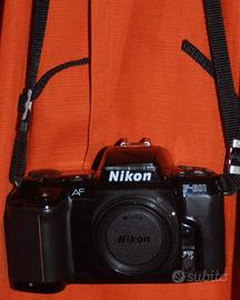 Nikon F-601 AF + Flash Nikon SB-22 – Solo Corpo