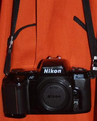 Nikon F-601 AF + Flash Nikon SB-22 – Solo Corpo