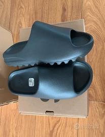 Yeezy Slides 42