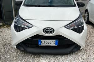 Toyota Aygo Connect 1.0 VVT-i 72 CV 5 porte x-clus