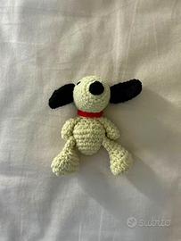 peluche all’uncinetto fatto a mano di Snoopy