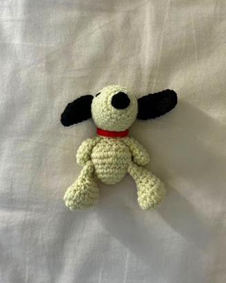 peluche all’uncinetto fatto a mano di Snoopy