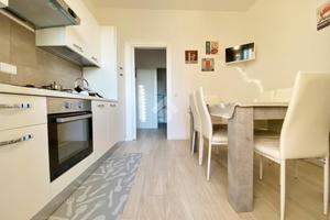 MONOLOCALE A SEREGNO