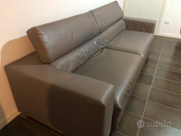 Divano relax in ecopelle