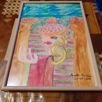 Signora alla moda al museo