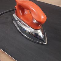 Piccolo ferro da stiro