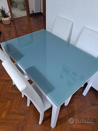 tavolo con sedie