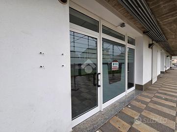 NEGOZIO A ALBANO SANT'ALESSANDRO