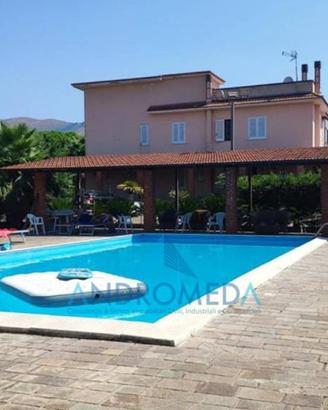 Villa di 600 m² con più di 5 locali e box auto dop