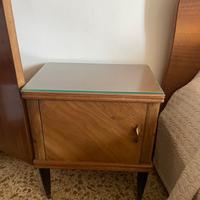 Comodini in legno antico per stanza da letto